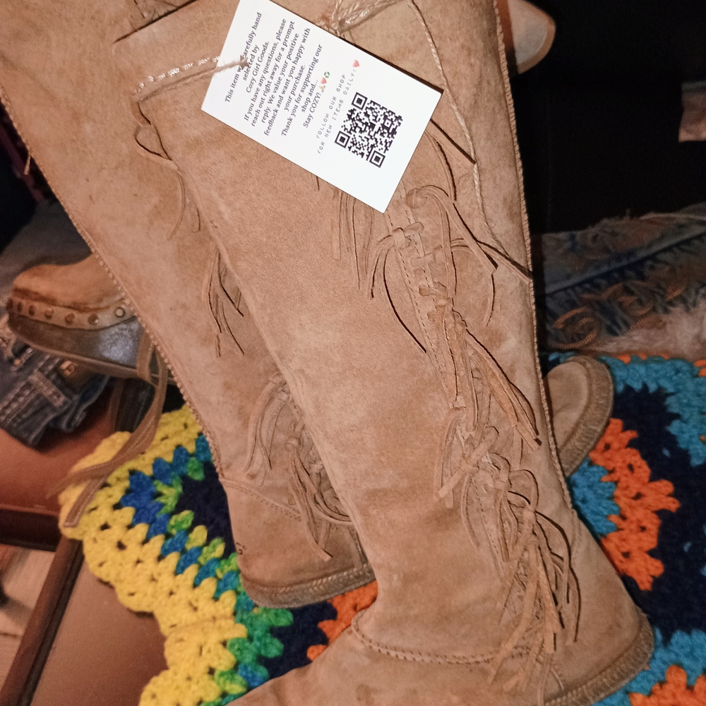 UGG Suede MOCCASIN Fringe Boots!! - Picture 2 of 7